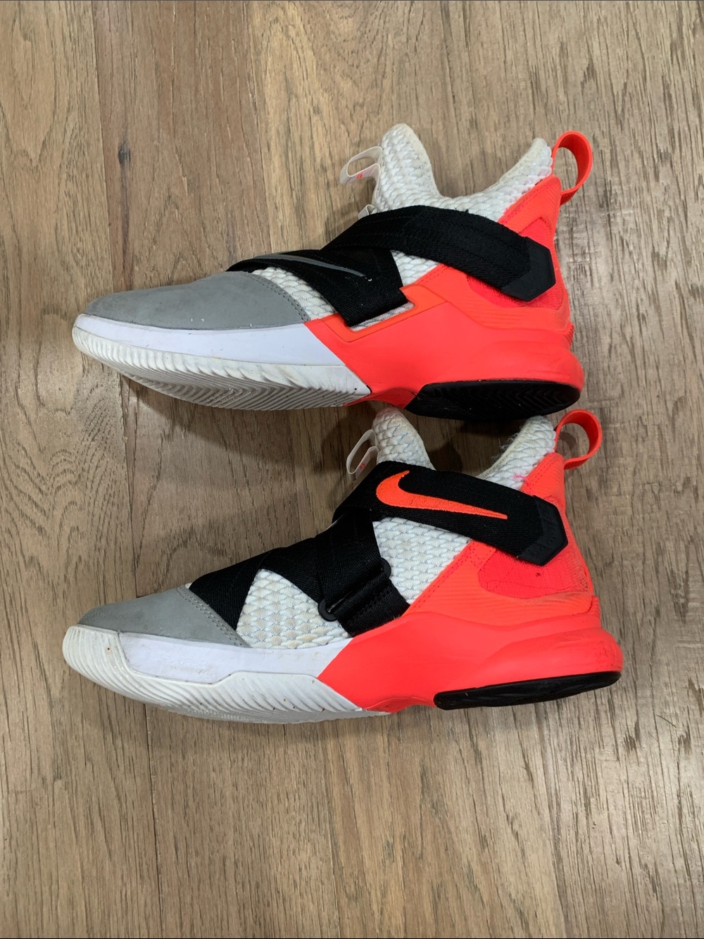 Nike LeBron Soldier 12 Flash Crimson Size 7.5 - Picture 3 of 8